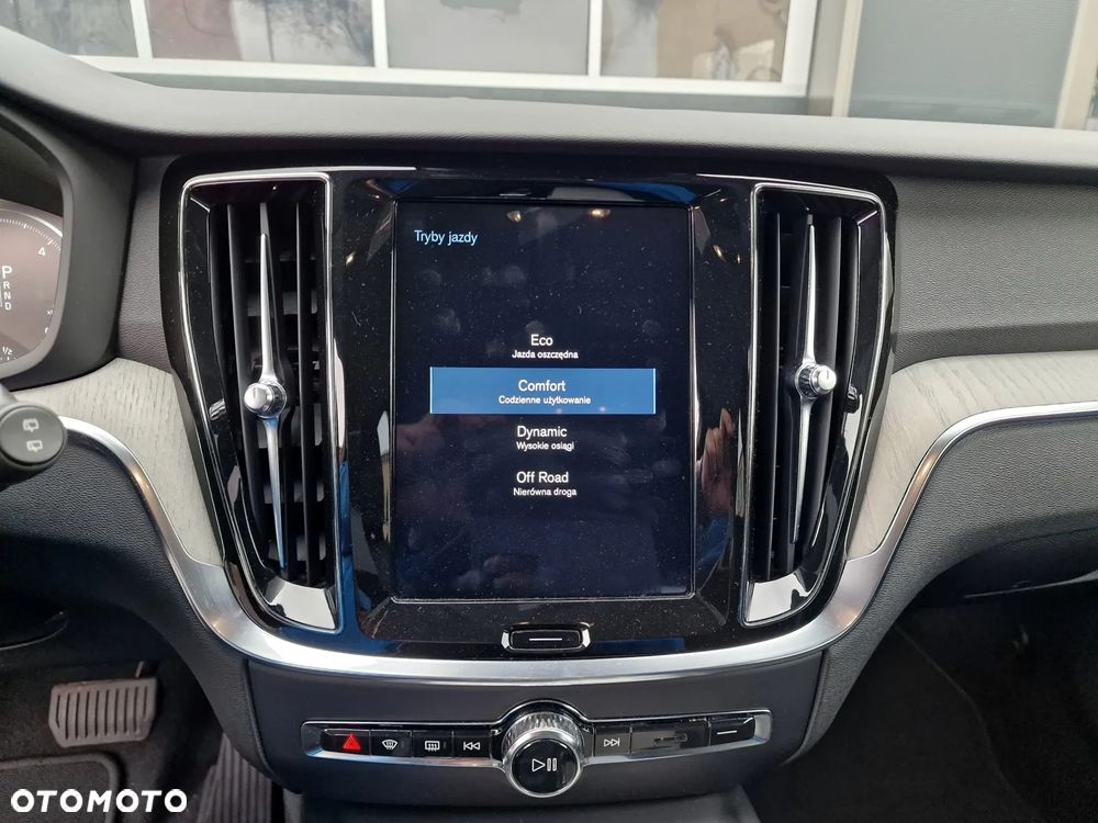 Volvo V60 Cross Country D4 AWD Geartronic - 36