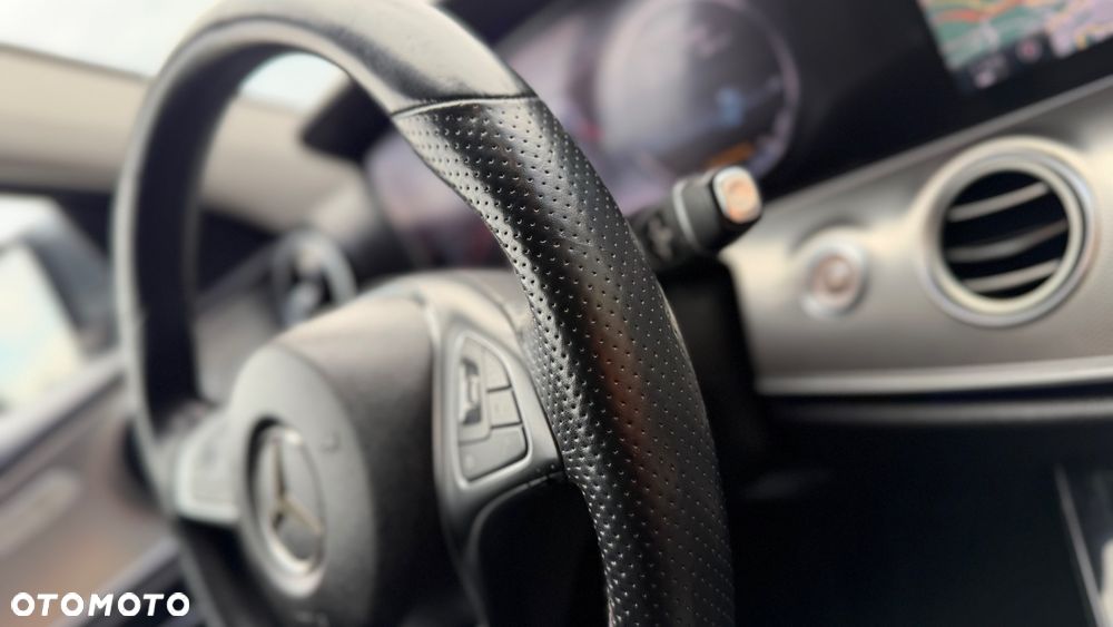 Mercedes-Benz Klasa E 220 d 4Matic 9G-TRONIC - 8