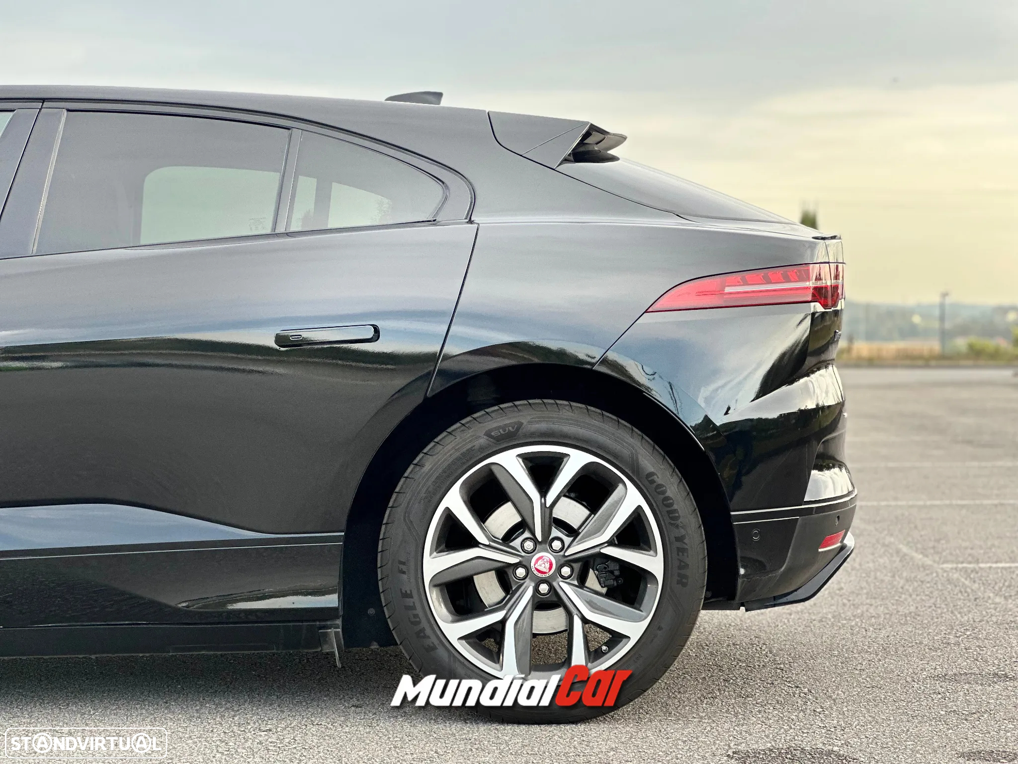 Jaguar I-Pace - 15