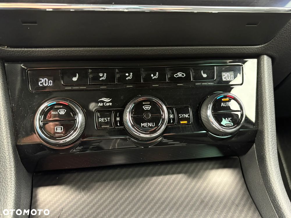 Skoda Superb 2.0 TDI SCR Sportline DSG - 17