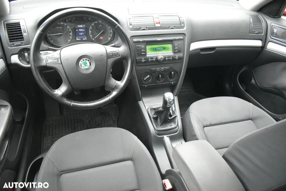 Skoda Octavia 1.6 Ambiente - 14