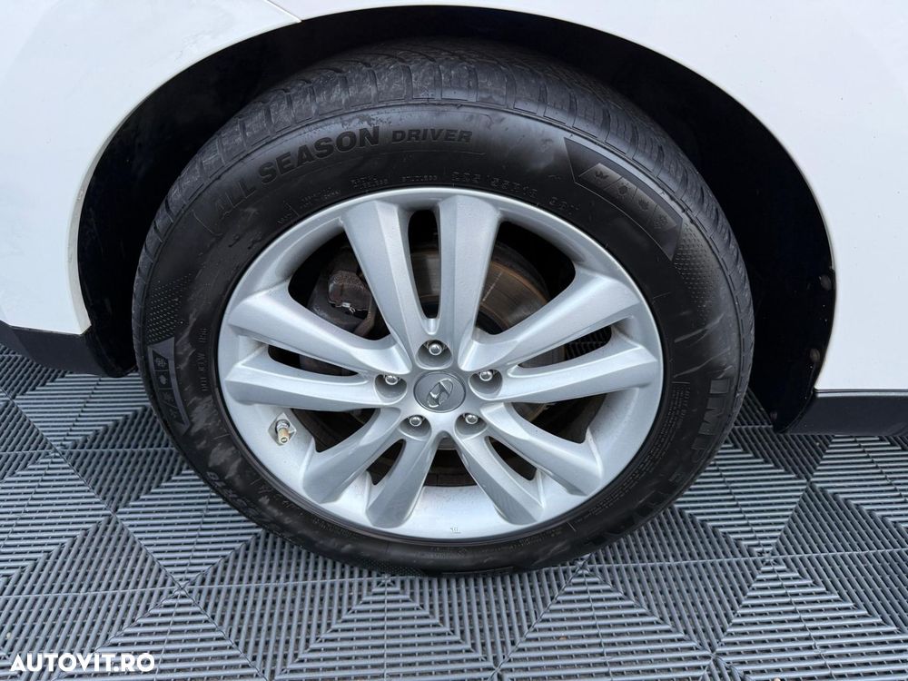 Hyundai ix35 - 12