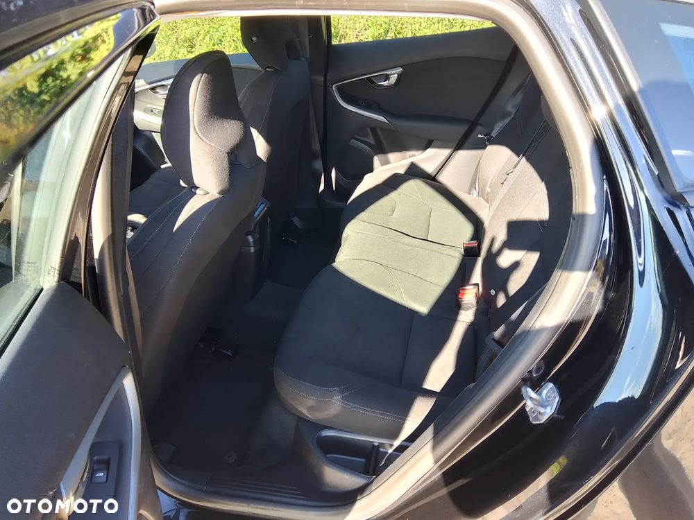 Volvo V40 T2 - 15