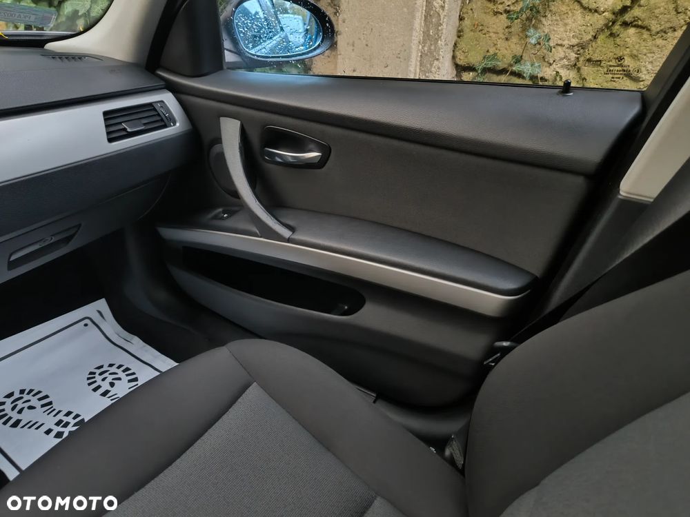 BMW Seria 3 318i Touring Edition Lifestyle - 11