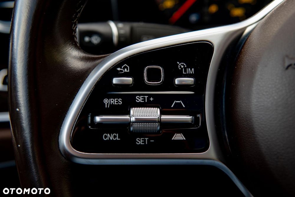 Mercedes-Benz Klasa E 220 d 9G-TRONIC Exclusive - 18