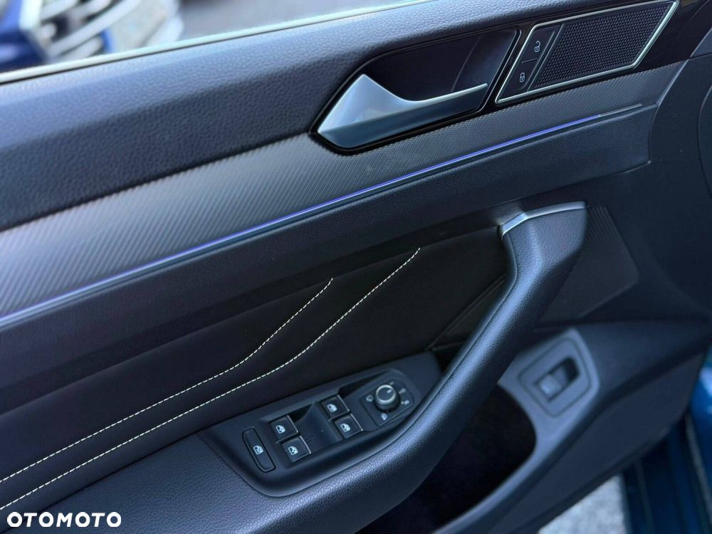 Volkswagen Passat 2.0 TDI EVO Essence DSG - 28