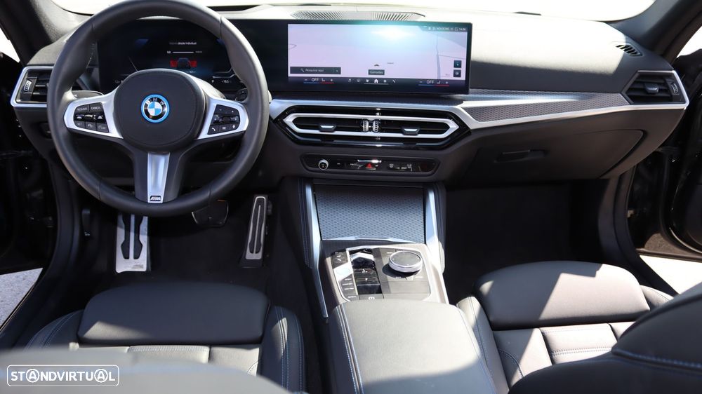 BMW i4 - 25