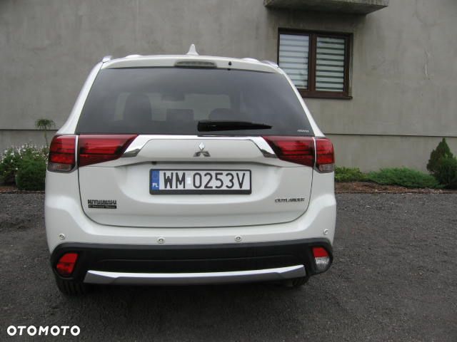 Mitsubishi Outlander 2.0 Intense + Navi 4WD CVT - 11