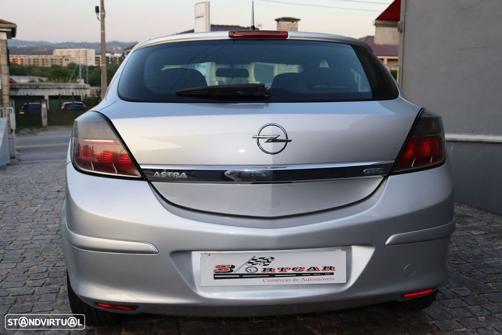 Opel Astra GTC 1.3 CDTi - 26