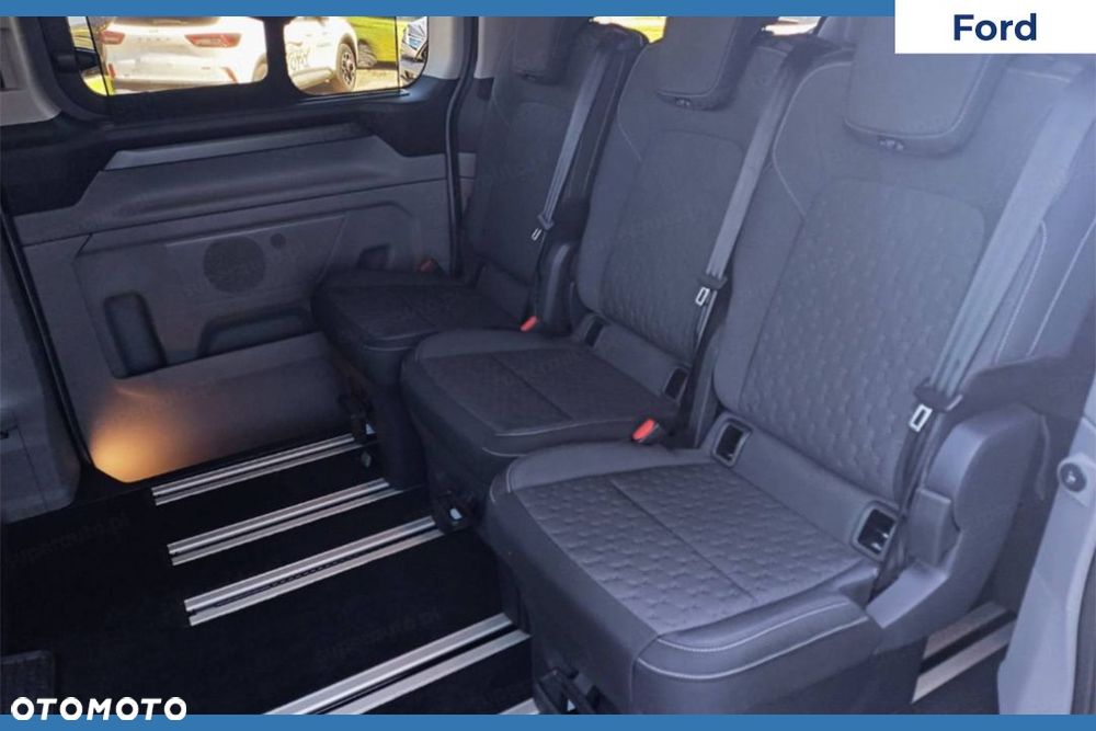 Ford Tourneo Custom - 11