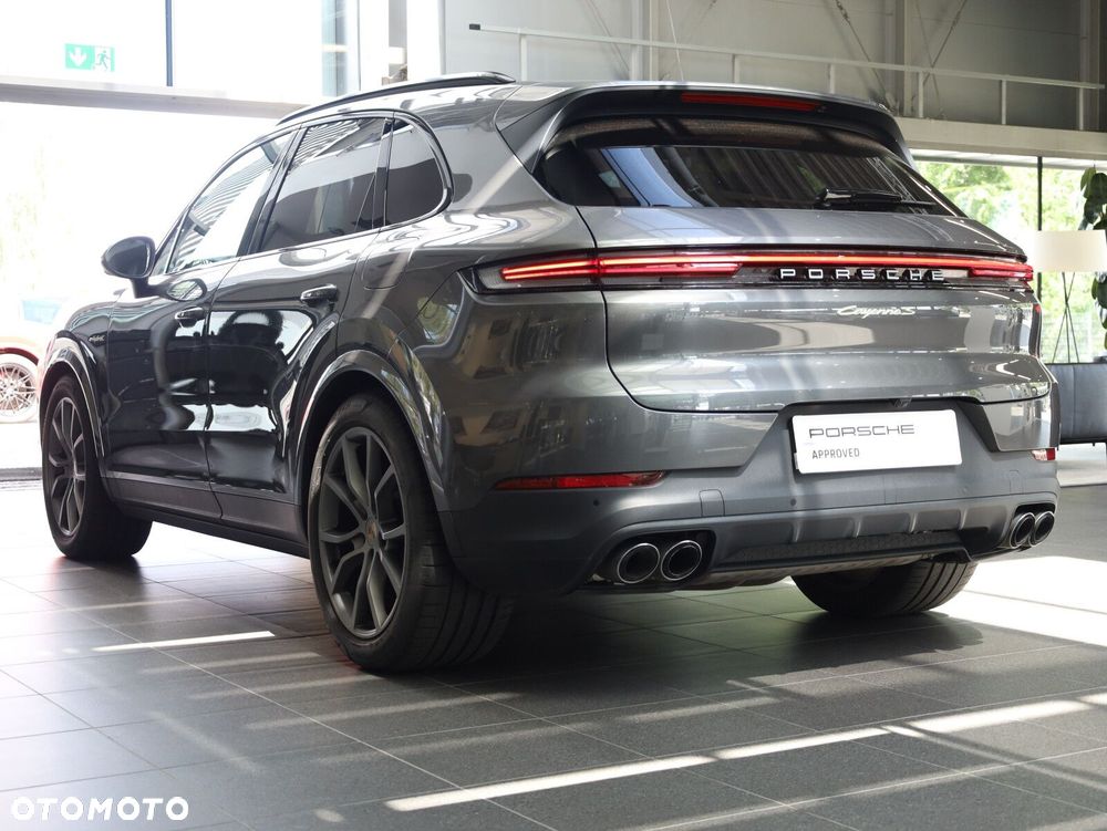 Porsche Cayenne - 4
