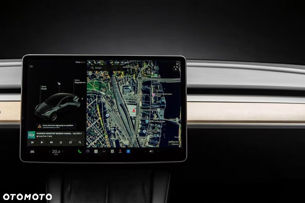 Tesla Model Y Long Range Dual Motor AWD - 9