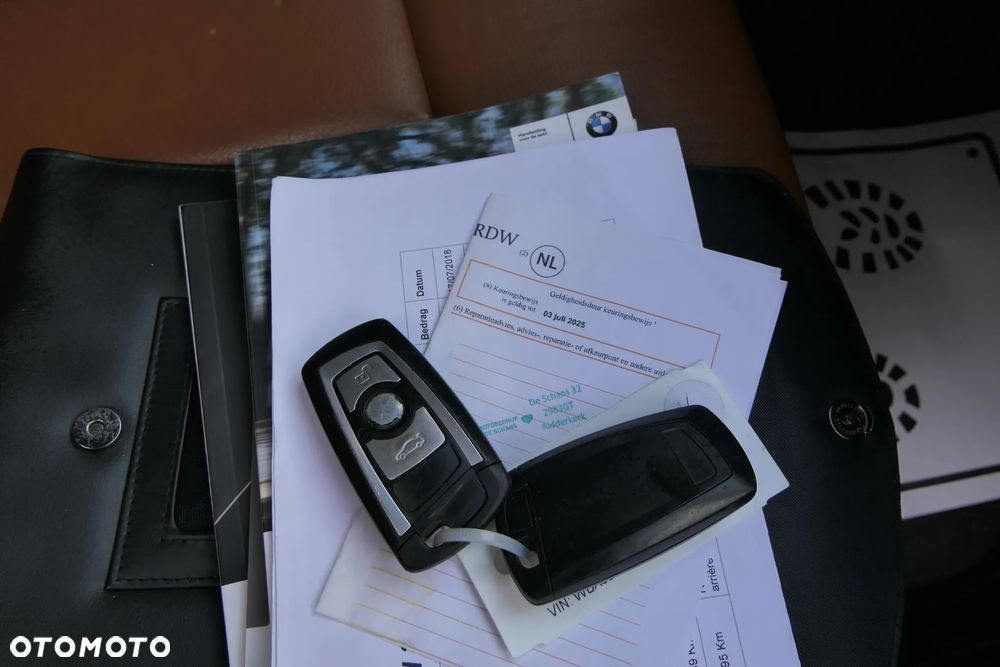 BMW Seria 3 320d Efficient Dynamics Luxury Line - 14