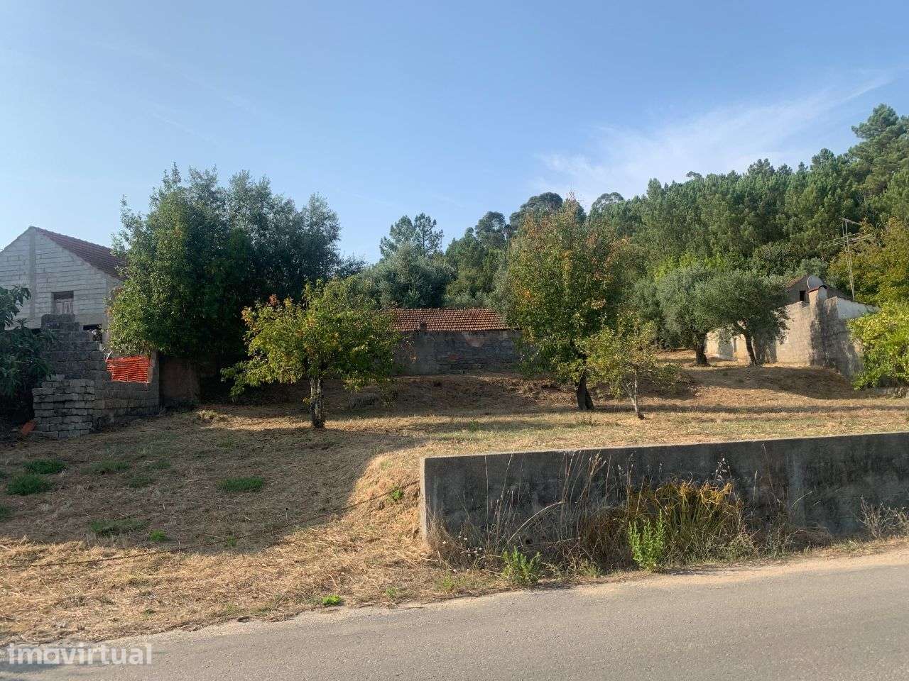 Lote para construção - Grande imagem: 2/3