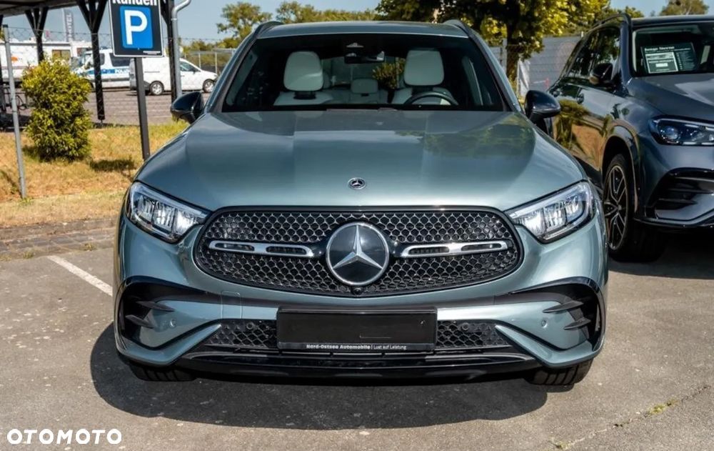 Mercedes-Benz GLC 300 d 4Matic 9G-TRONIC AMG Line Advanced - 4