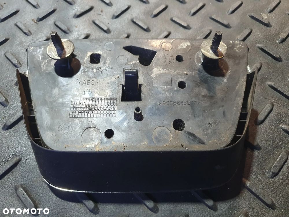 PEUGEOT 306 1996- EMBLEMAT PRZÓD ZNACZEK LOGO OE 9628645577 - 2