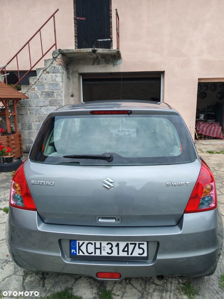 Suzuki Swift - 3