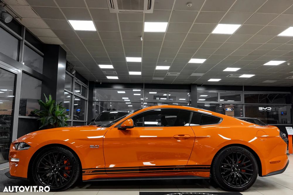Ford Mustang - 34
