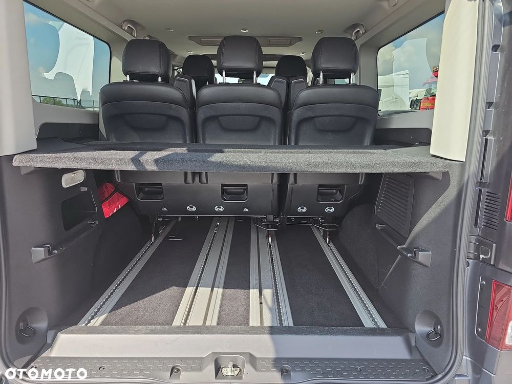 Renault Trafic Grand 2.0 dCi EDC - 19
