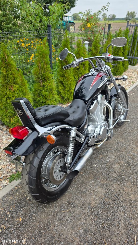 Suzuki Intruder - 4