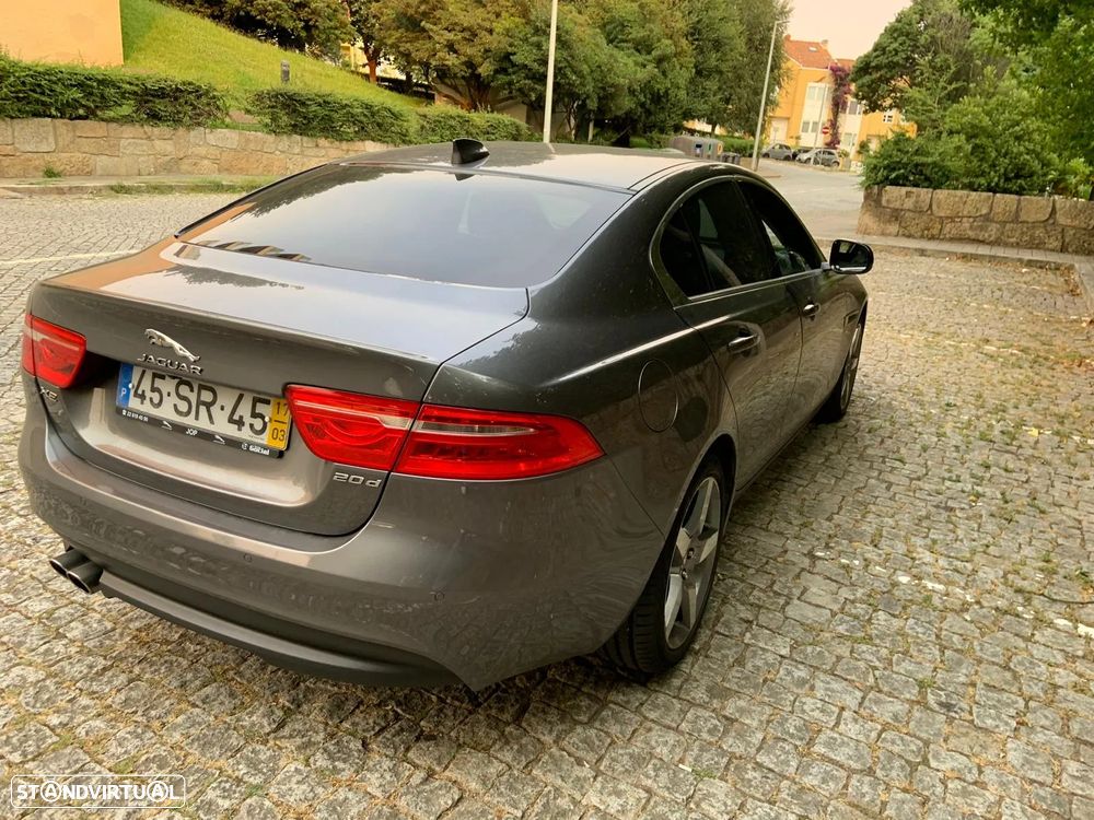 Jaguar XE - 3