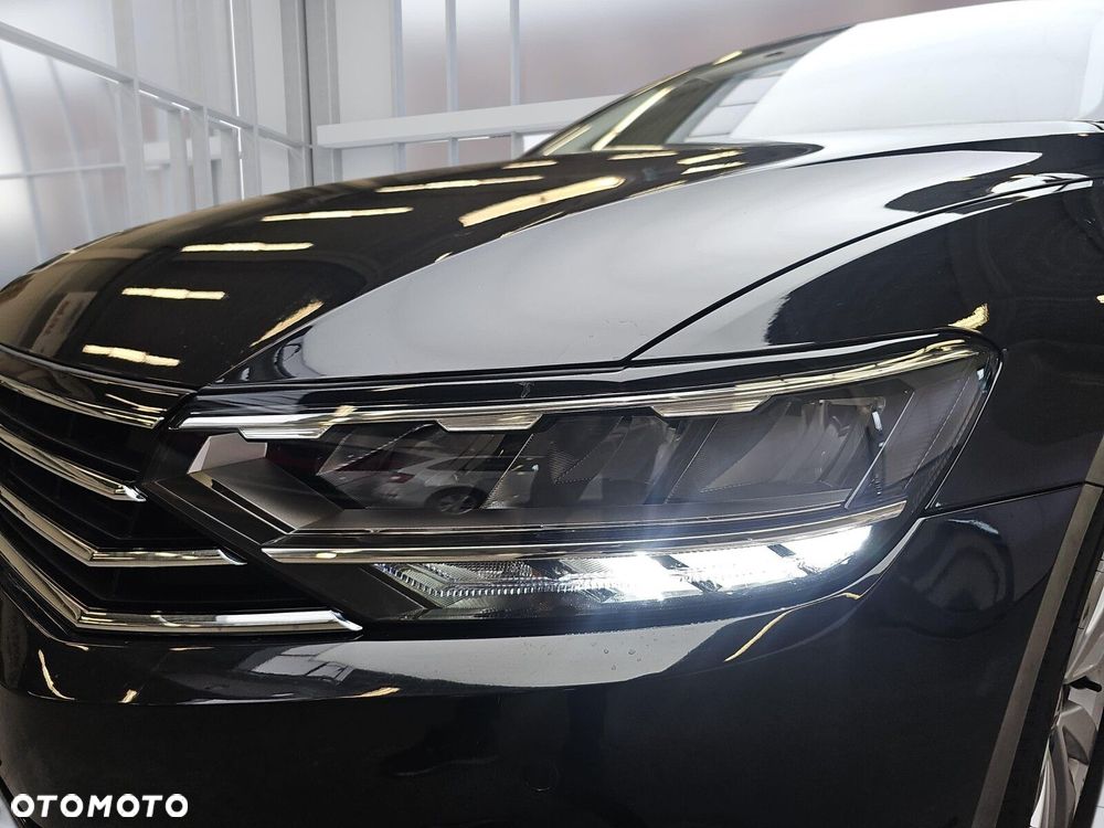 Volkswagen Passat Variant 2.0 TDI EVO Essence DSG - 31