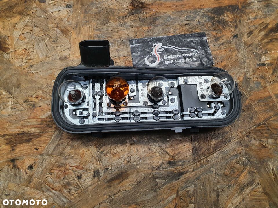 Wklad Lampy Mocowanie Zarowki LEWY Tyl Tylny EU AUDI A4 B6 Avant Kombi - 1