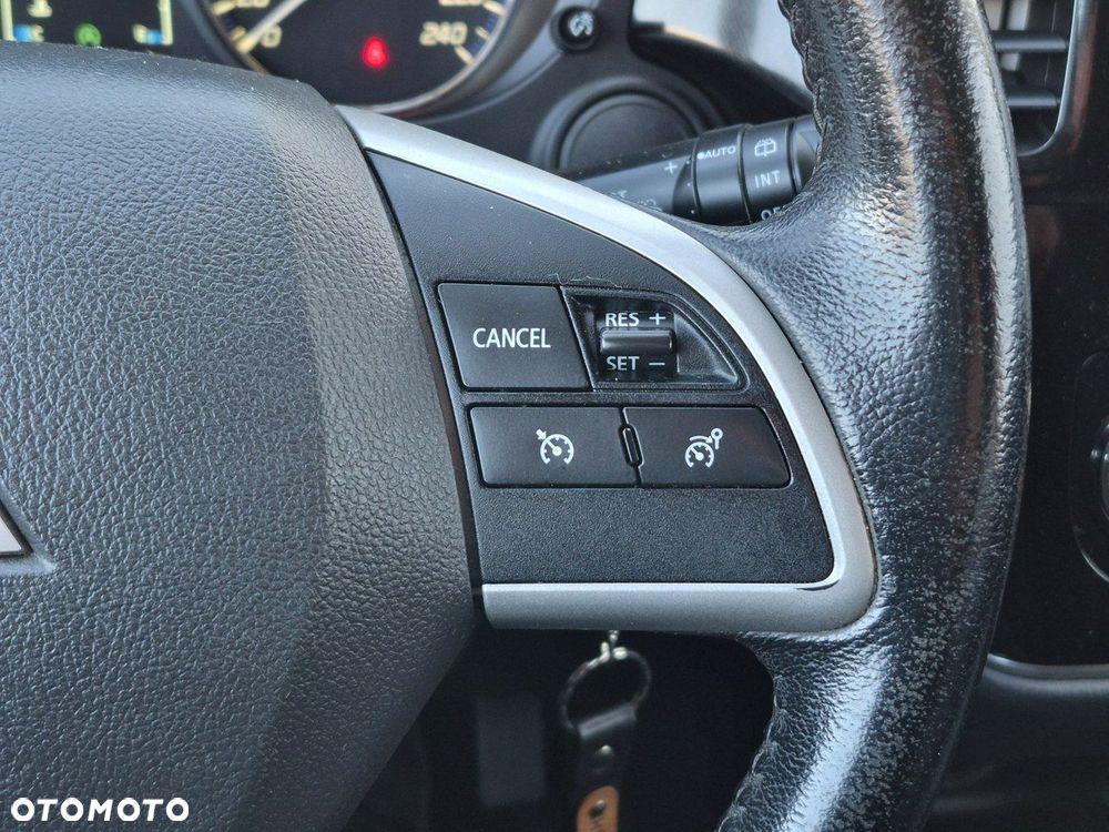 Mitsubishi Outlander - 28