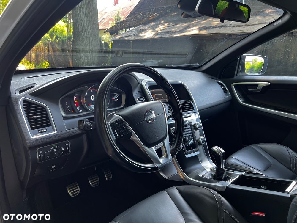 Volvo XC 60 D4 Drive-E R-Design Momentum - 14