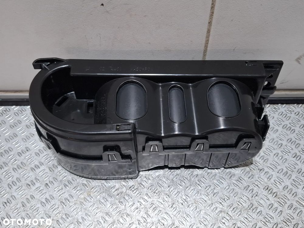 Uchwyt na kubki roleta Skoda Superb II Rok 2014 nr 3T0862531 - 4