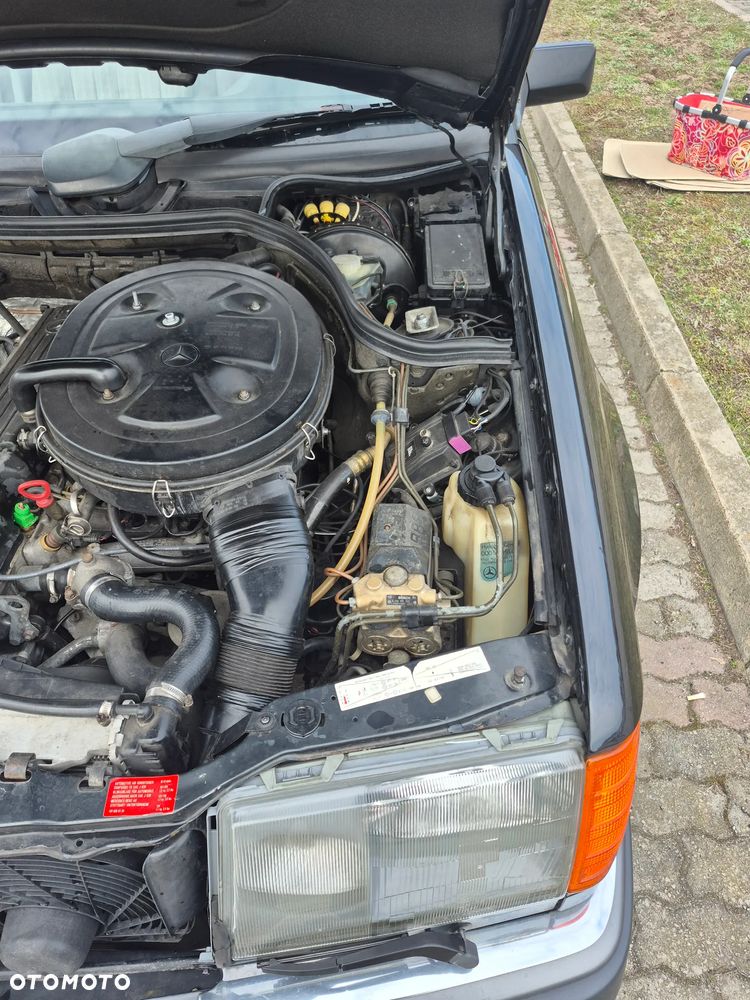 Mercedes-Benz W124 (1984-1993) - 25