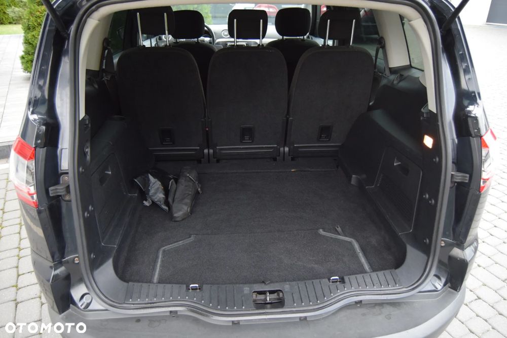Ford S-Max 2.0 TDCi DPF Ambiente - 19