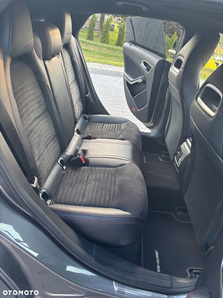 Mercedes-Benz CLA 220 4-Matic AMG Line - 17