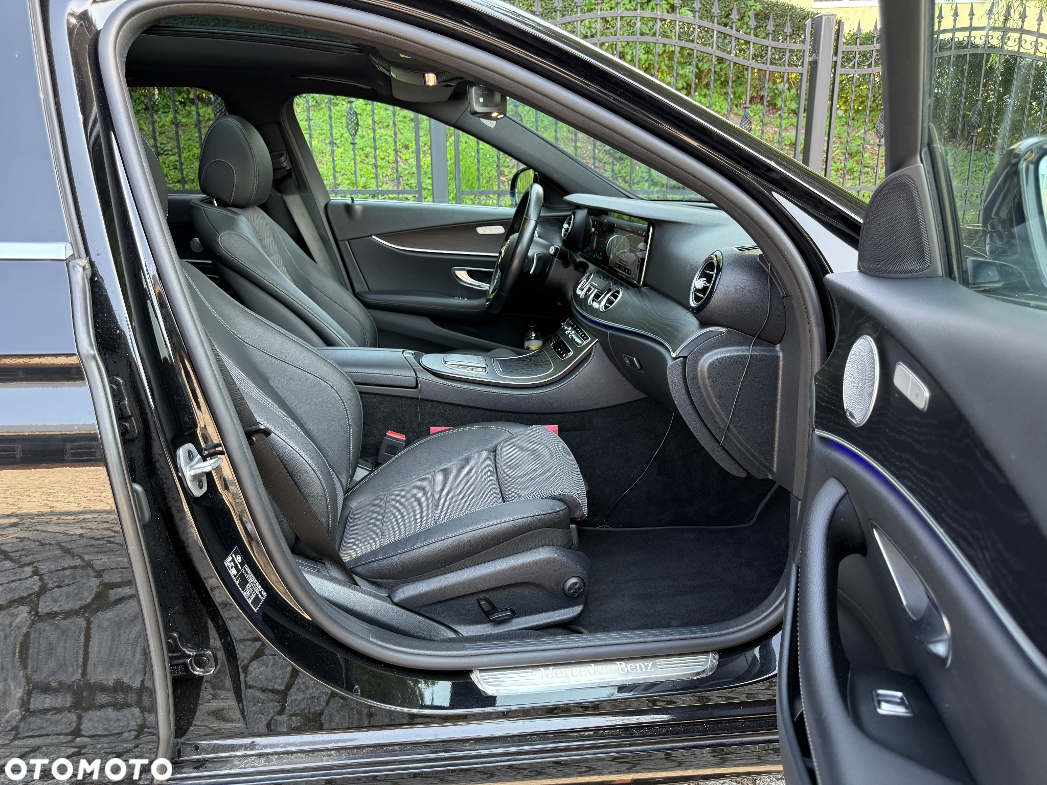 Mercedes-Benz Klasa E 300 d 9G-TRONIC - 24