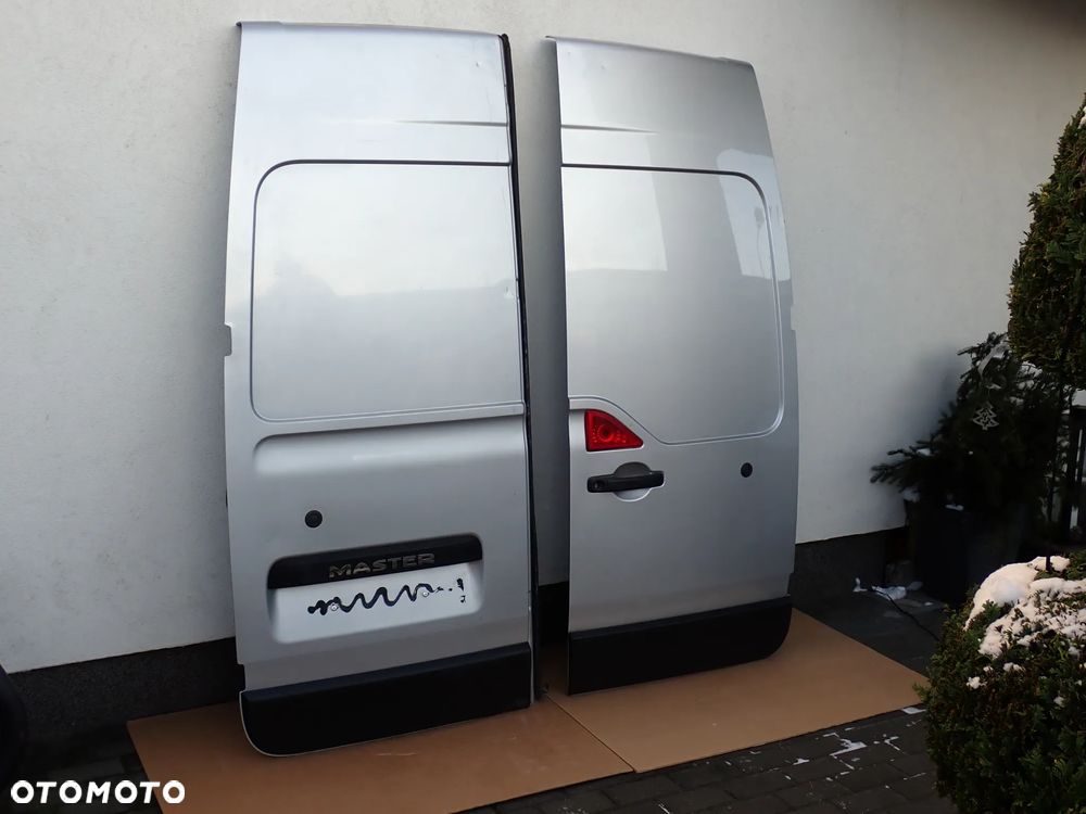 Master 3,4 Movano NV400 Drzwi Tylne Srebrne - 2