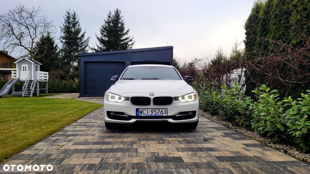 BMW Seria 3 320d Sport Line - 3