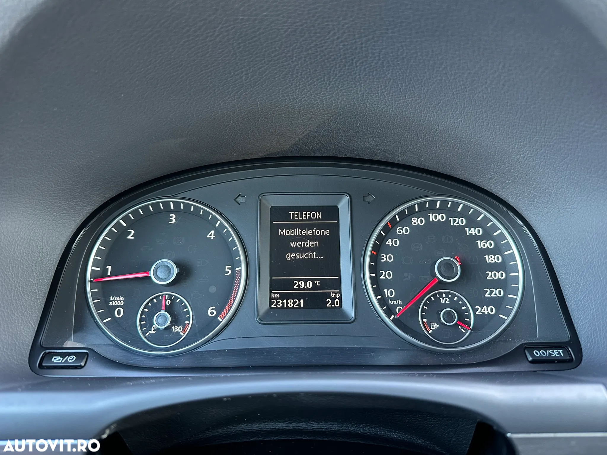 Volkswagen Touran 1.6 TDI DPF BlueMotion Technology DSG Comfortline - 30