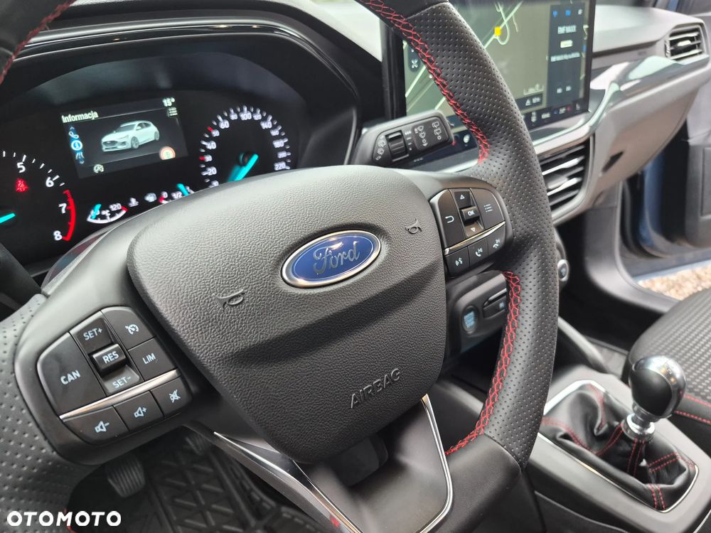 Ford Focus 1.0 EcoBoost Hybrid ST-LINE - 23