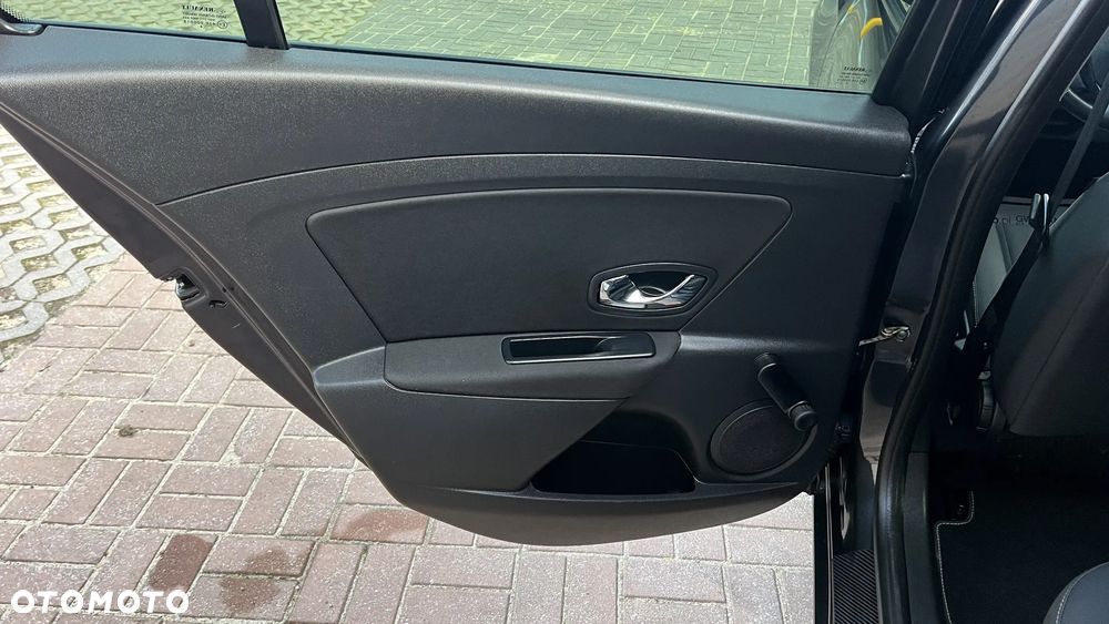 Renault Megane ENERGY dCi 110 Start & Stop Paris Business - 27