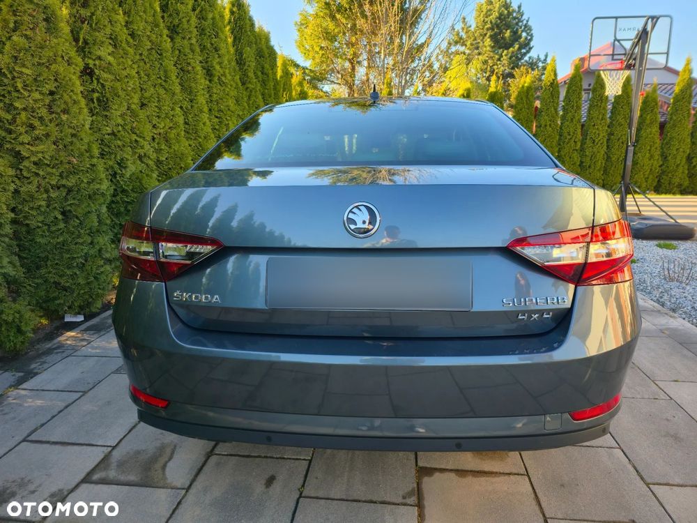 Skoda Superb 2.0 TDI 4x4 L&K DSG - 7