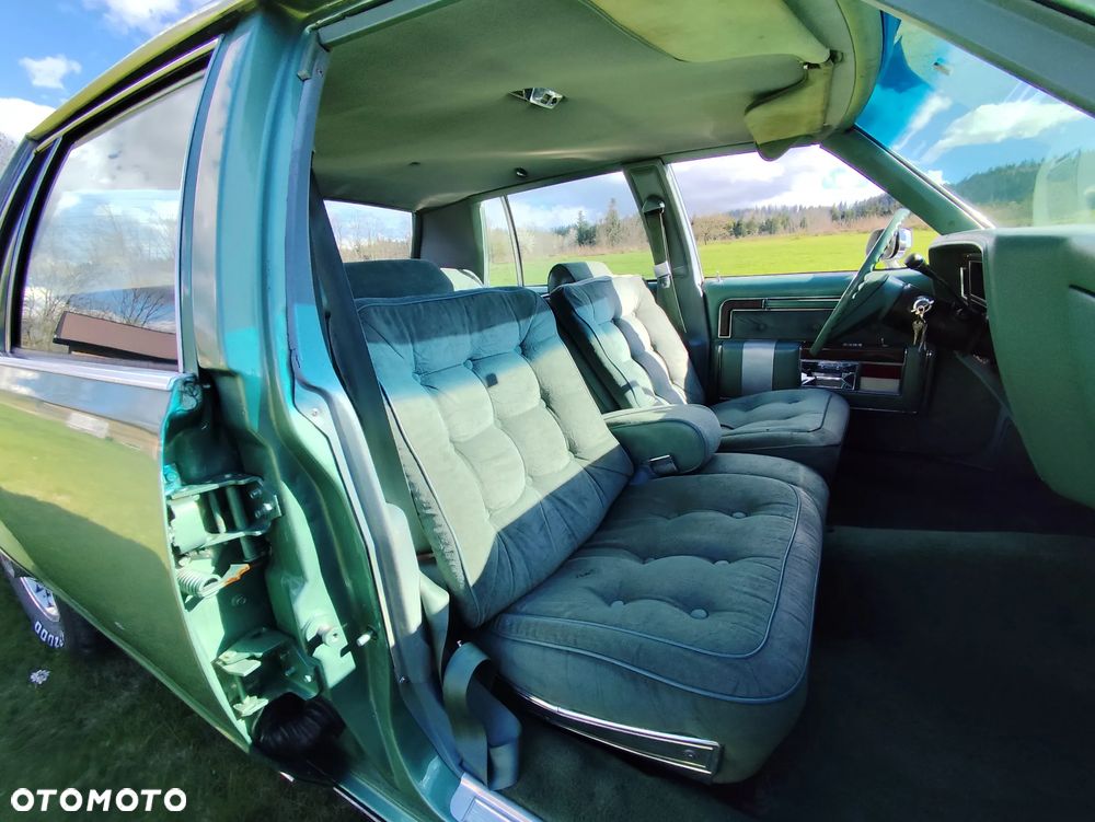 Oldsmobile Regency - 14