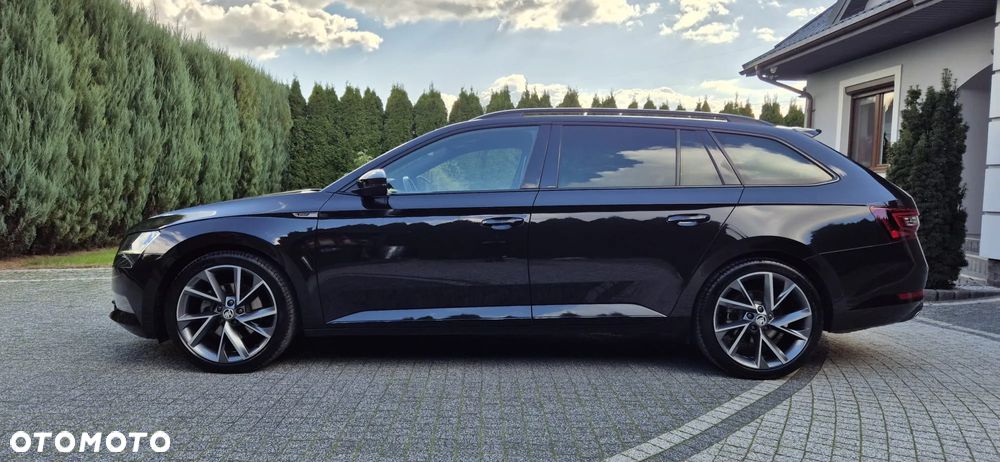 Skoda Superb Combi 2.0 TDI 4x4 DSG SportLine - 2