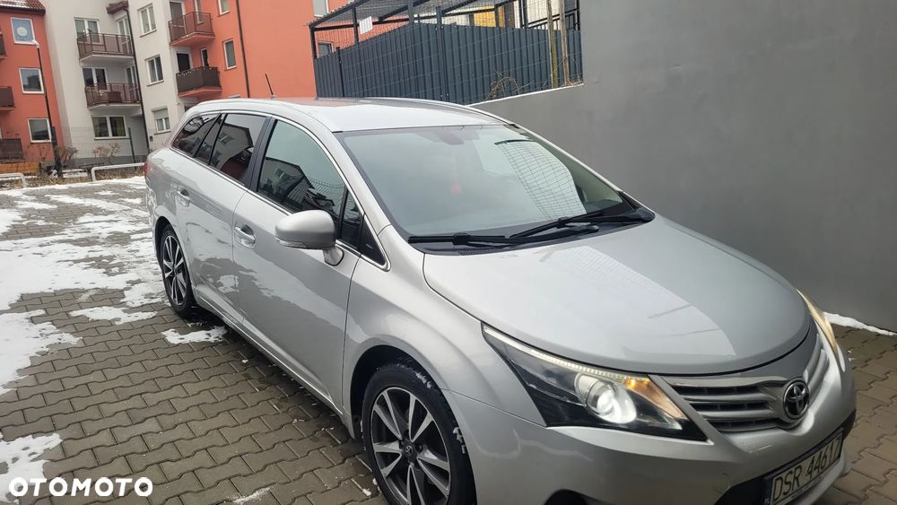 Toyota Avensis 2.0 D-4D Executive - 17