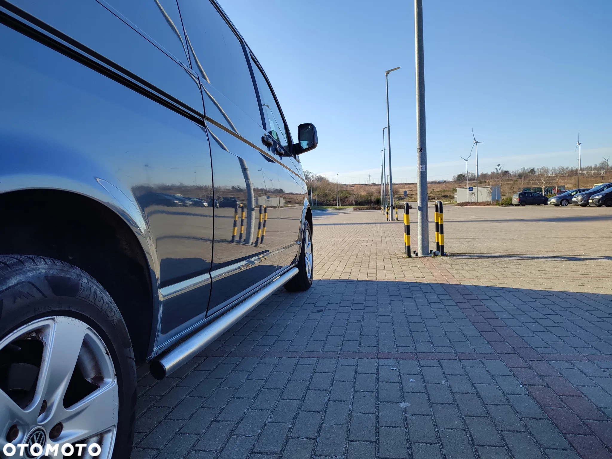 Volkswagen T5 Long L2H1 2.5TDI Klima, Alu, Skrzydełka, Podłokietniki, Po pełnym serwisie - 25