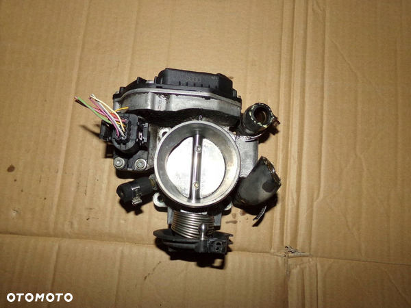 PRZEPUSTNICA 058133063 AUDI A4 B5 1.6 B
