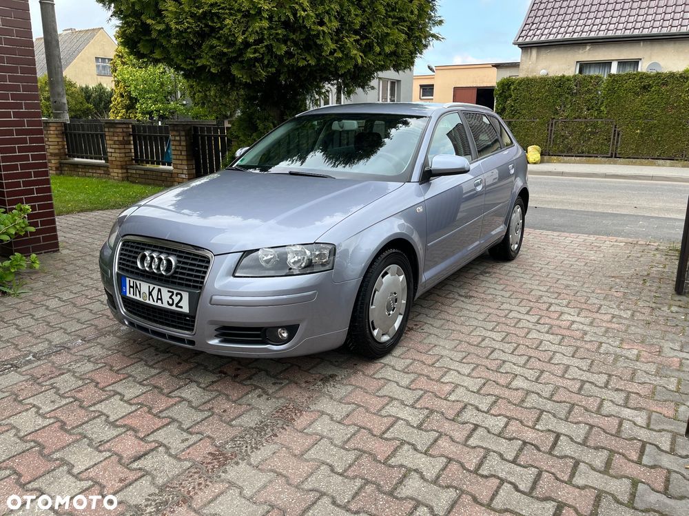 Audi A3 Sportback - 1