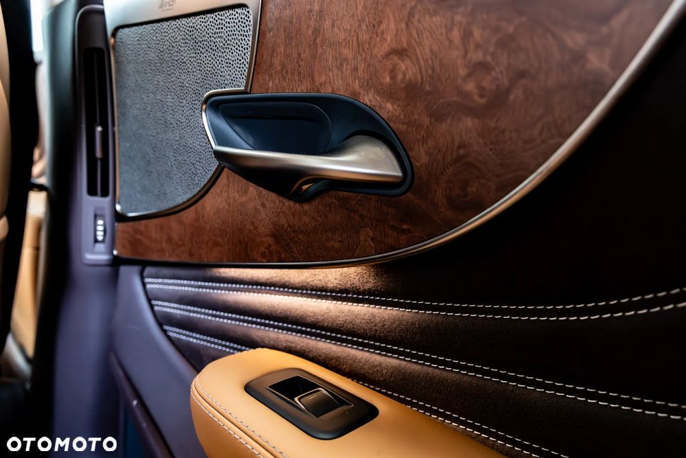 Lexus LS - 12