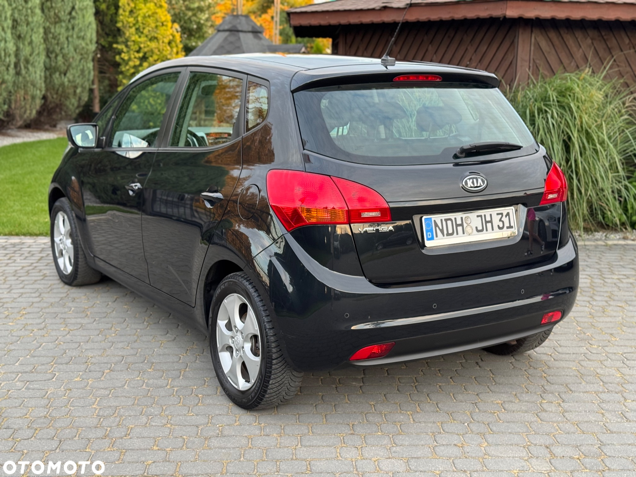 Kia Venga 1.6 CVVT Black Collection - 9