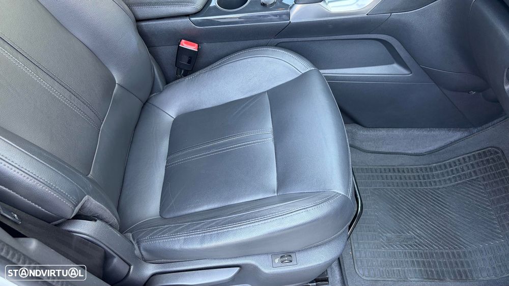 Peugeot 3008 HDi 160 Auto Active - 36