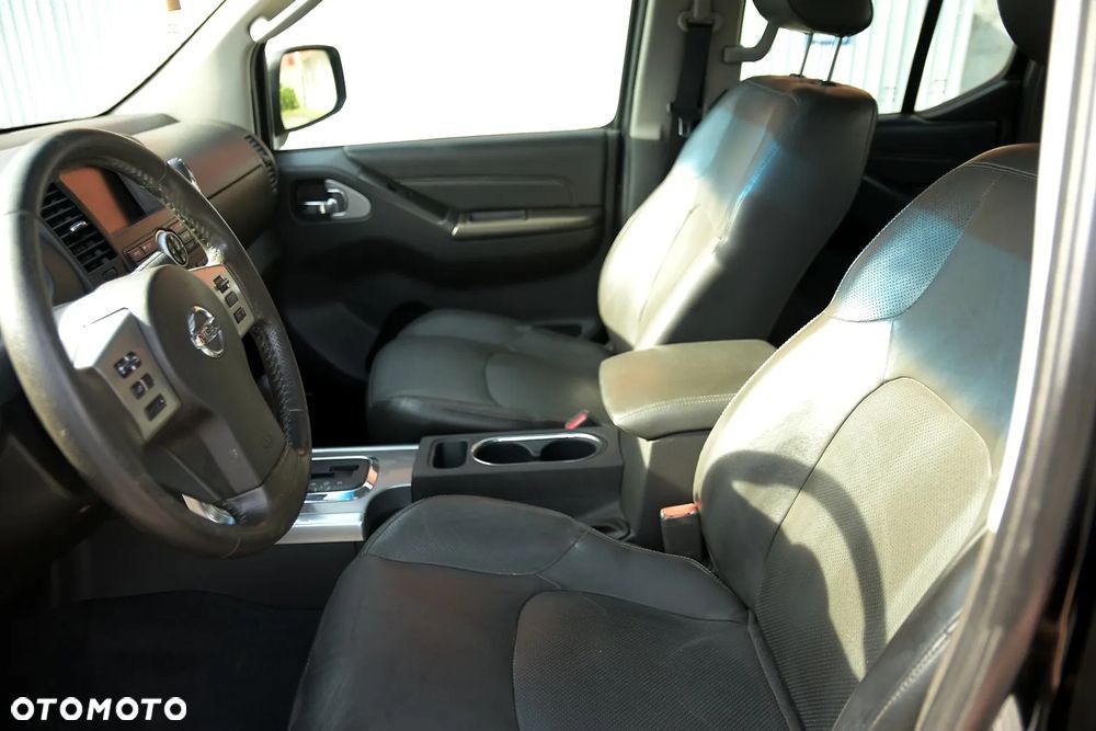 Nissan Navara 3.0 D V6 Platinum Long EU5 - 26